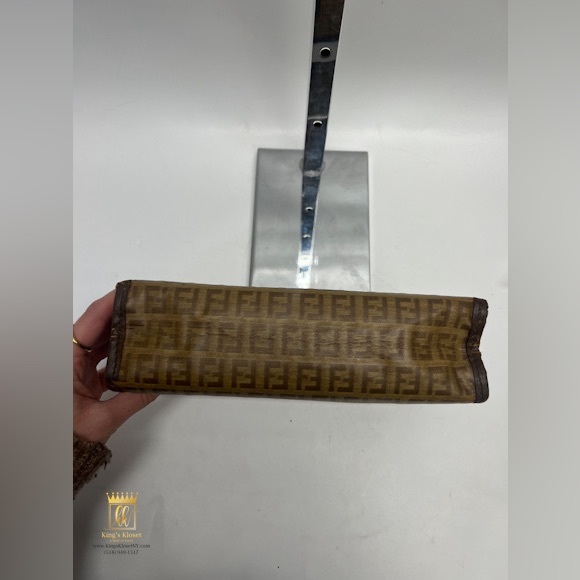 🤎SOLD🤎Fendi Pouch - Picture 7 of 14